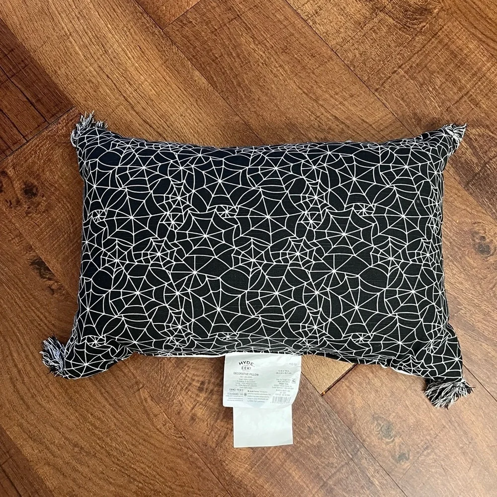 Brand new Halloween EEK! Pillow w/tassels black white spider webs rectangle - Picture 6 of 7